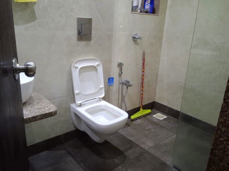 Bathroom, haware-splendor 2 Bedroom 850 Sq.Ft. Apartment In Kharghar Navi Mumbai 10453692