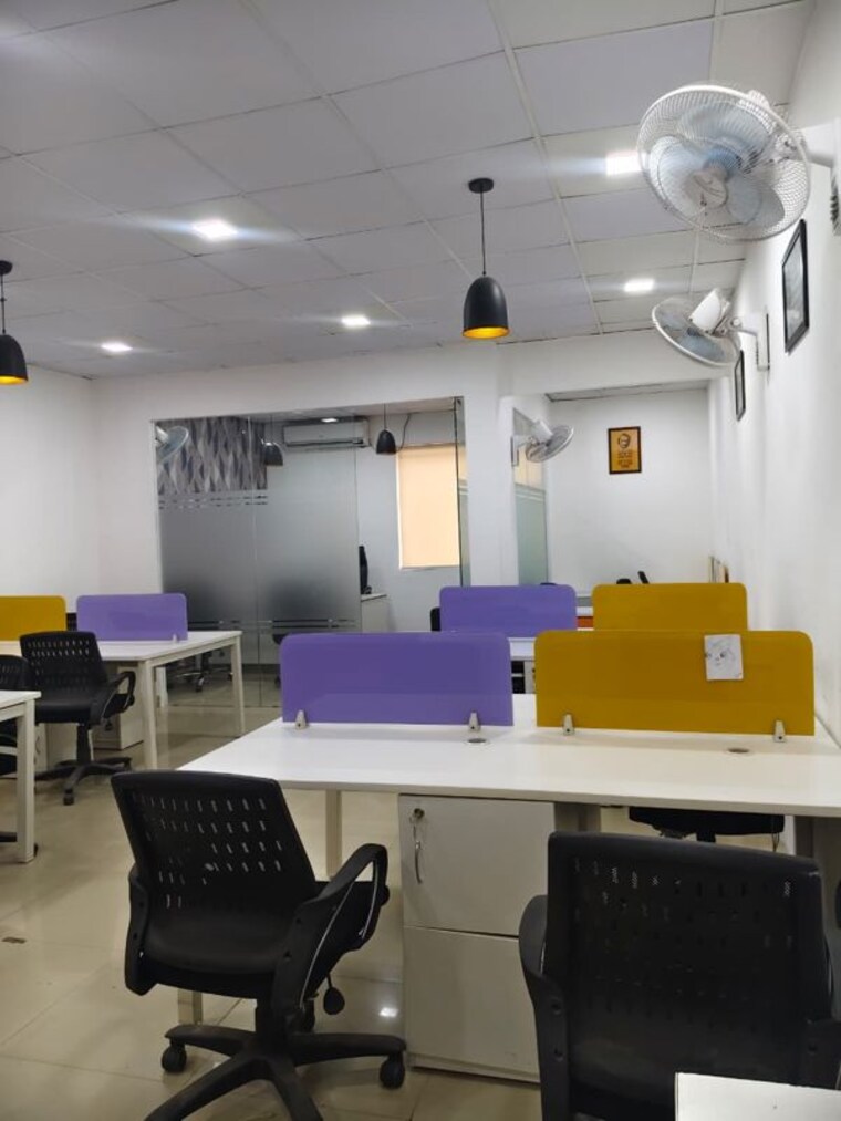 Team Area, sector 63 Commercial Office Space 1000 Sq.Ft. In Sector 63 Noida 10453101