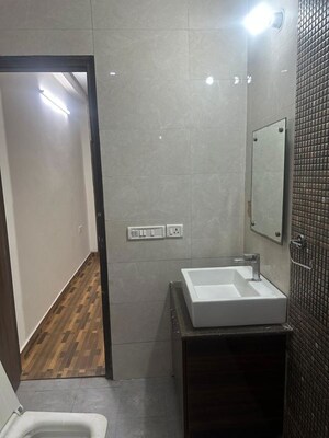 Furnished Amenities in 3 BHK Builder Floor at Vipul World Plots, Sector 48 – for Rent