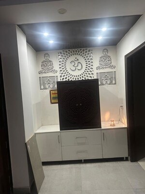 Building Lobby in 3 BHK Builder Floor at Vipul World Plots, Sector 48 – for Rent