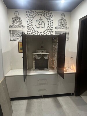 Furnished Amenities in 3 BHK Builder Floor at Vipul World Plots, Sector 48 – for Rent