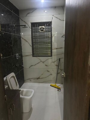 Bathroom in 3 BHK Builder Floor at Vipul World Plots, Sector 48 – for Rent