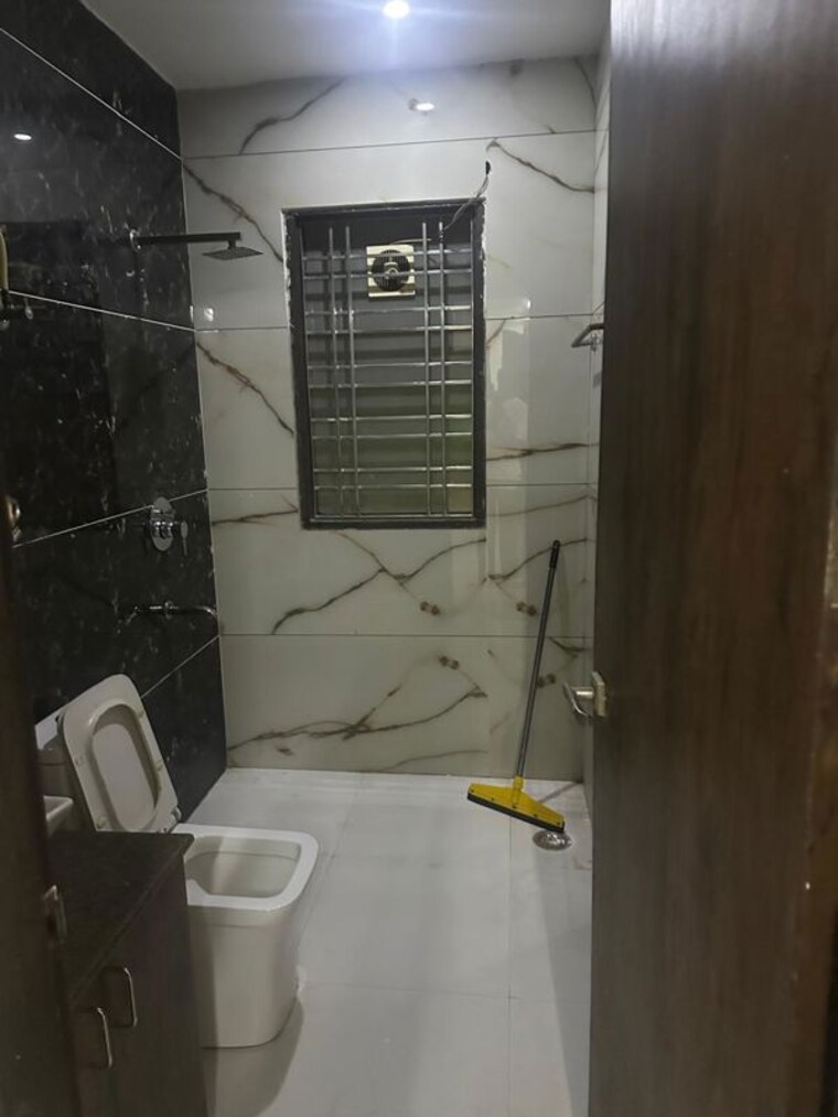 Bathroom, vipul-world-plots 3 Bedroom 1900 Sq.Ft. Builder Floor In Sector 48 Gurgaon 10453712