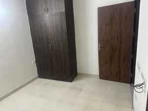 Room in 3 BHK Builder Floor at Vipul World Plots, Sector 48 – for Rent