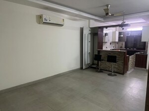 Room in 3 BHK Builder Floor at Vipul World Plots, Sector 48 – for Rent