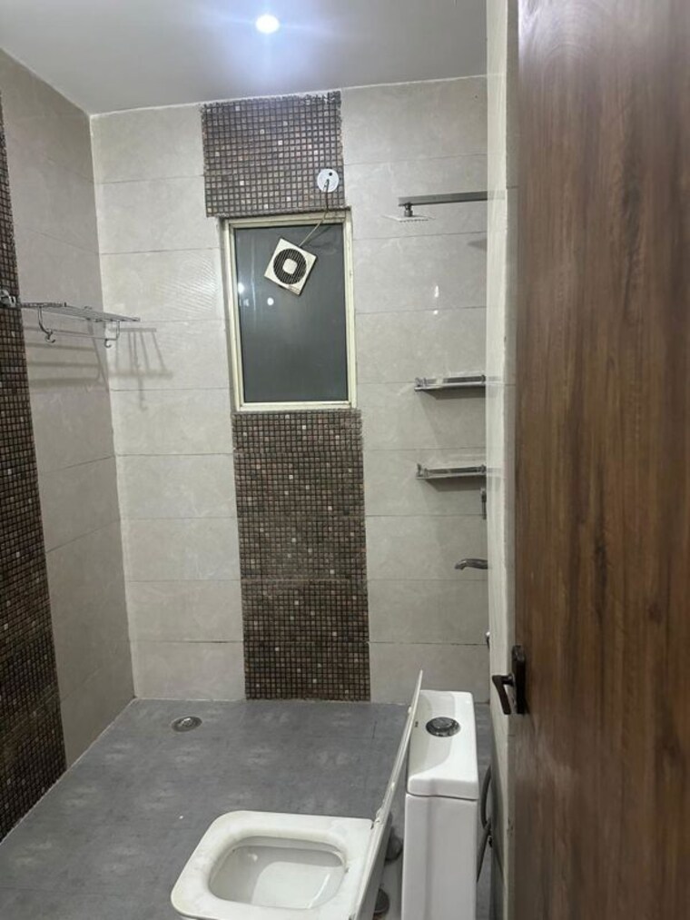 Bathroom, vipul-world-plots 3 Bedroom 1900 Sq.Ft. Builder Floor In Sector 48 Gurgaon 10453712
