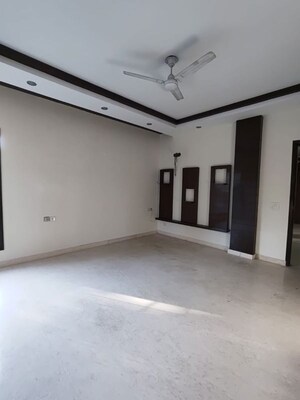 Room in 3 BHK Builder Floor at Meffier Golden Park, Sohna Sector 4 – for Sale
