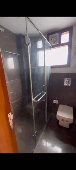 Furnished Amenities in 3 BHK Builder Floor at Sarvodaya Enclave – for Rent