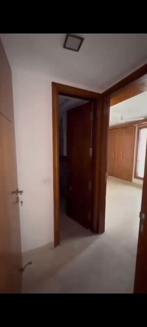 Room in 3 BHK Builder Floor at Sarvodaya Enclave – for Rent