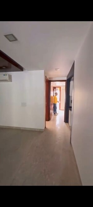 Room in 3 BHK Builder Floor at Sarvodaya Enclave – for Rent