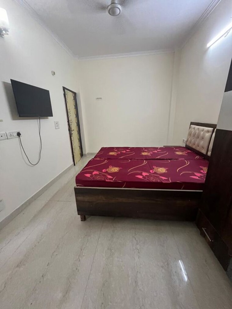 Bedroom, dlf-city-phase-iv 1 Bedroom 650 Sq.Ft. Builder Floor In Dlf Phase iv Gurgaon 10453797