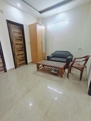 Bedroom in 1 BHK Builder Floor at DLF City Phase IV, Dlf Phase iv – for Rent