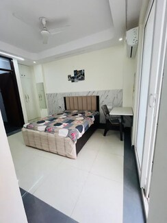 1 RkBuilder Floor For Rent in Sector 44