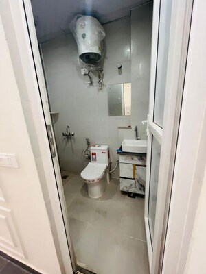 Bathroom in 1 RK Builder Floor at Sector 44 – for Rent