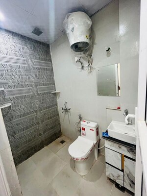Bathroom in 1 RK Builder Floor at Sector 44 – for Rent