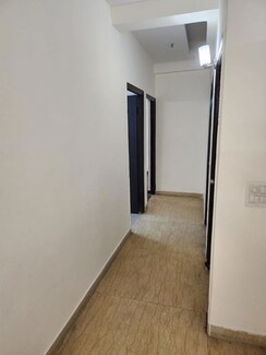 2.5 BHK + Study Room Apartment For Rent in Mahagun Moderne