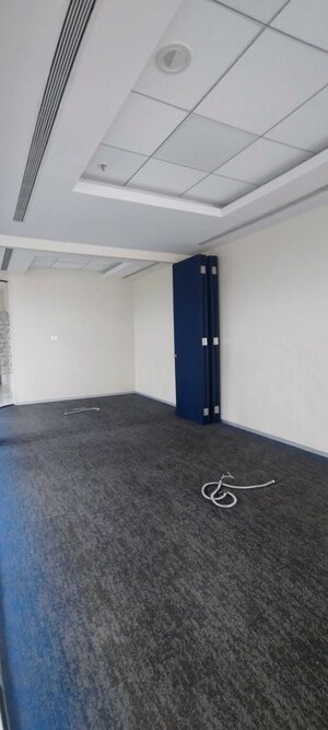Room in  Office Space at Wadhwa The Capital, Bandra East – for Rent