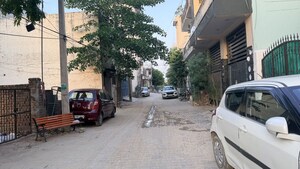 Parking in 2 BHK Independent House at New Palam Vihar Phase 1 – for Sale