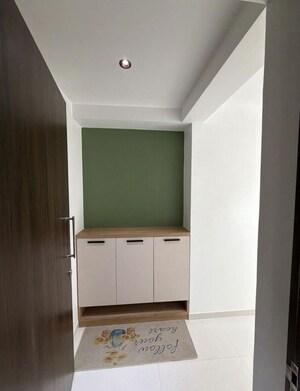 Furnished Amenities in 3 BHK Apartment at Kalpataru Magnus, Bandra East – for Rent