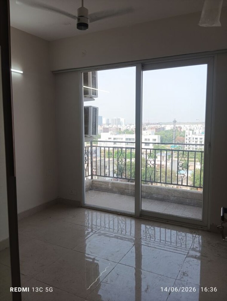 Room, signature-global-prime-phase-2 2 Bedroom 1200 Sq.Ft. Apartment In Sector 63a Gurgaon 10453842