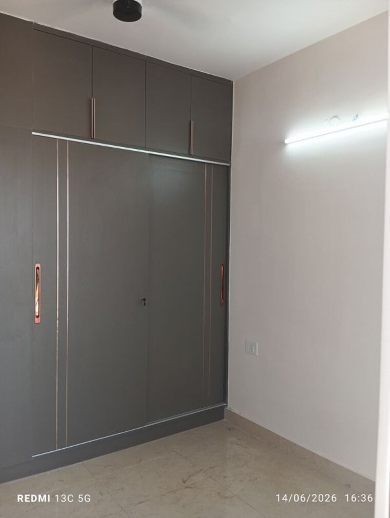 Room, signature-global-prime-phase-2 2 Bedroom 1200 Sq.Ft. Apartment In Sector 63a Gurgaon 10453842