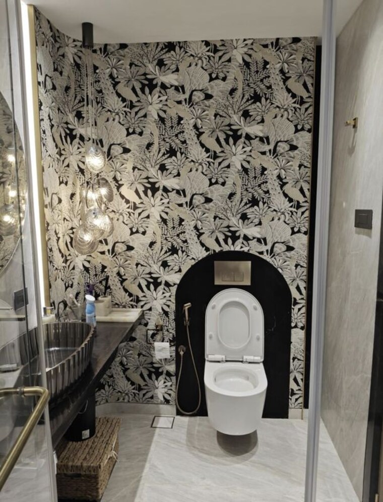 Bathroom, enorm-sagar-resham 3 Bedroom 3100 Sq.Ft. Apartment In Bandra West Mumbai 10453853