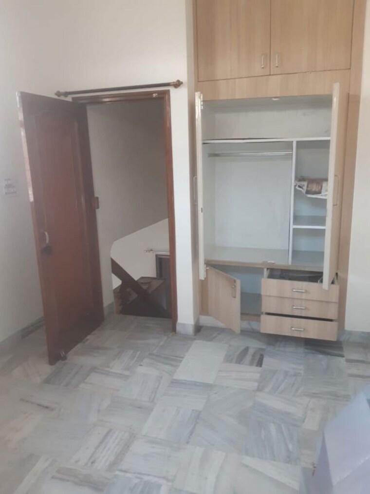 Room, sector 51 3 Bedroom 1500 Sq.Ft. Builder Floor In Sector 51 Chandigarh 10453862