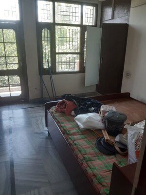 Bedroom in 3 BHK Builder Floor at Sector 51 – for Rent