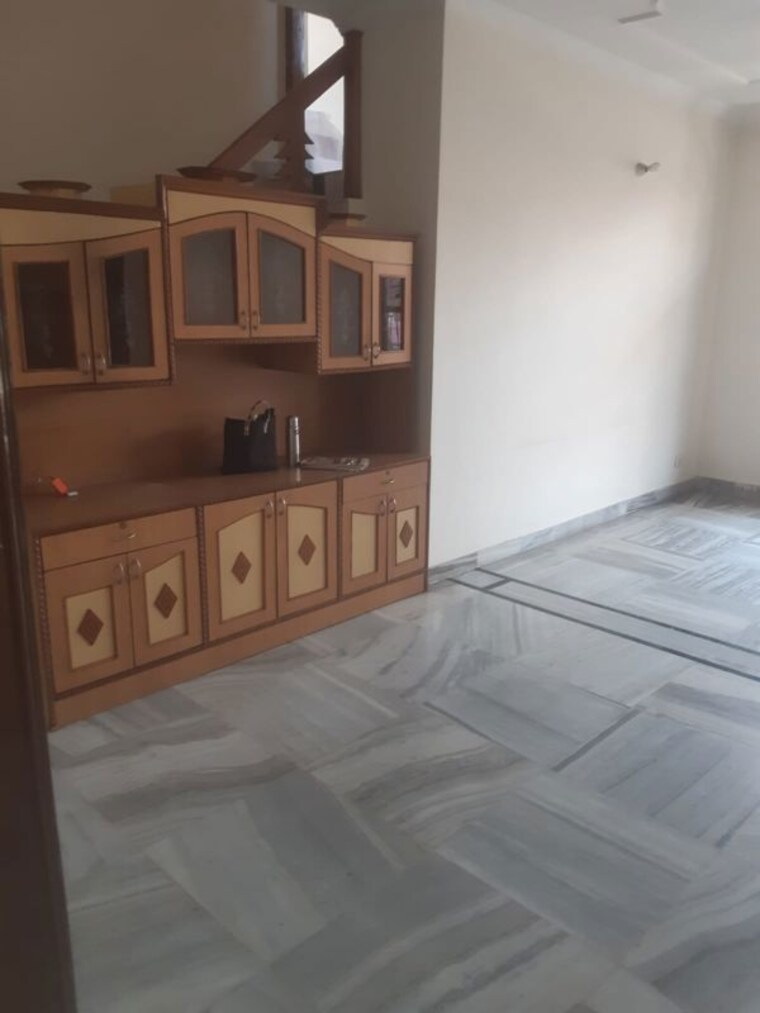 Room, sector 51 3 Bedroom 1500 Sq.Ft. Builder Floor In Sector 51 Chandigarh 10453862