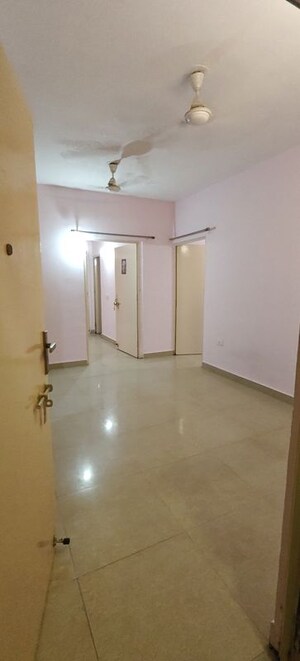Room in 2 BHK Apartment at Conscient Habitat 78, Sector 78 – for Rent