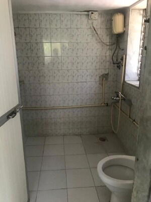 Bathroom in 1 BHK Apartment at Bandra West – for Rent