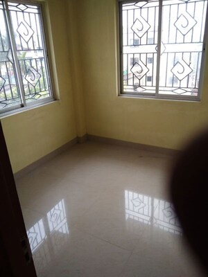 Room in 2 BHK Builder Floor at Thakurpukur – for Sale