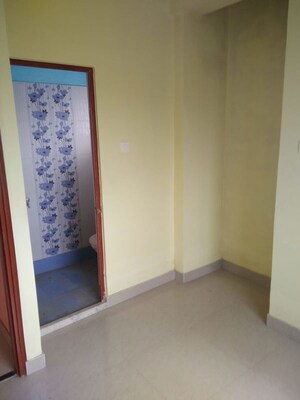 Room in 2 BHK Builder Floor at Thakurpukur – for Sale