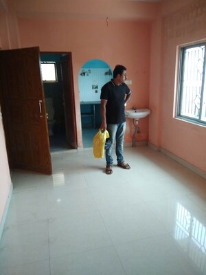 Room in 2 BHK Builder Floor at Thakurpukur – for Sale