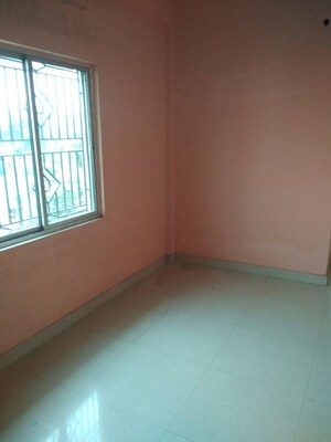 Room in 2 BHK Builder Floor at Thakurpukur – for Sale