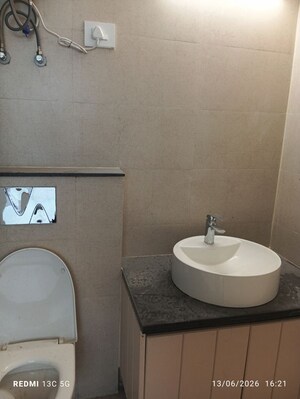 Bathroom in 3 BHK Apartment at Signature Global City 63A, Sector 63a – for Sale