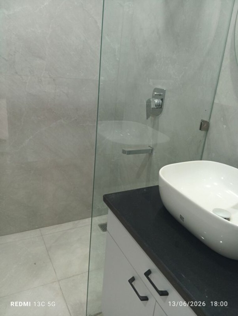 Bathroom, sushant lok iii 3 Bedroom 1300 Sq.Ft. Builder Floor In Sushant Lok Iii Gurgaon 10453986