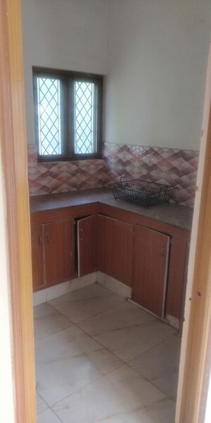 2 BHK Builder Floor For Rent in Aman Vihar