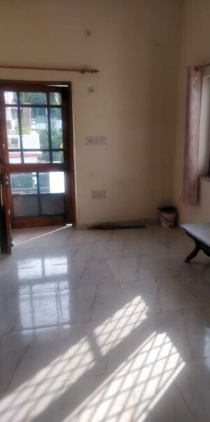 Room in 2 BHK Builder Floor at Aman Vihar – for Rent