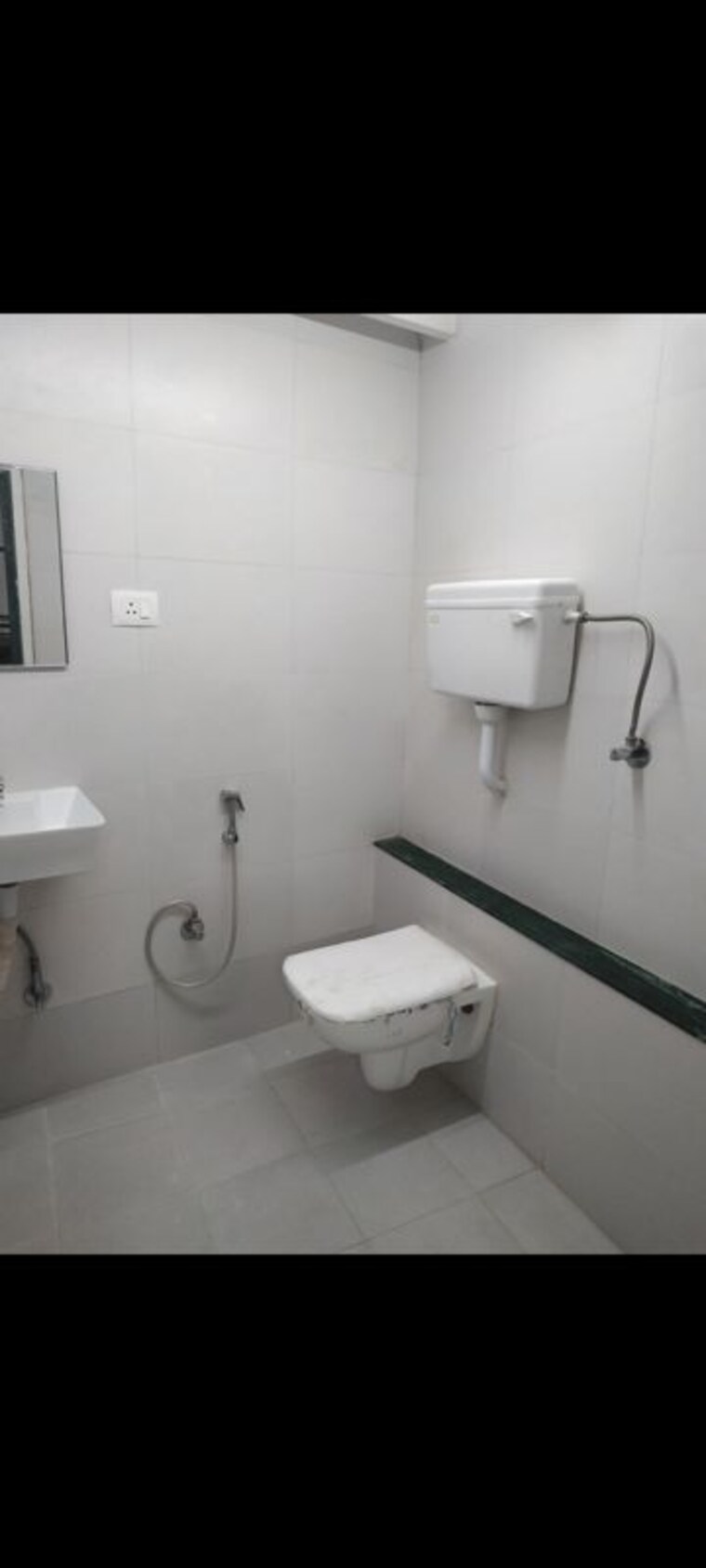 Bathroom, ashish-chs-vile-parle-west 2 Bedroom 100000 Sq.Ft. Apartment In Vile Parle West Mumbai 10454013