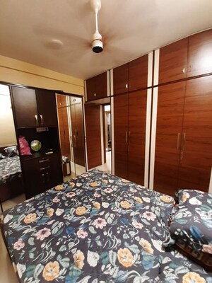 2 BHK Apartment For Rent in Gulmohar Heights Vile Parle West, Vile Parle West