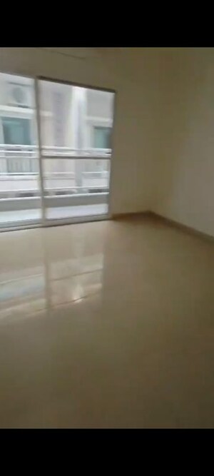 Room in 5 BHK Penthouse at Uchdpl Veridia Oakwood Enclave, Wave City – for Rent