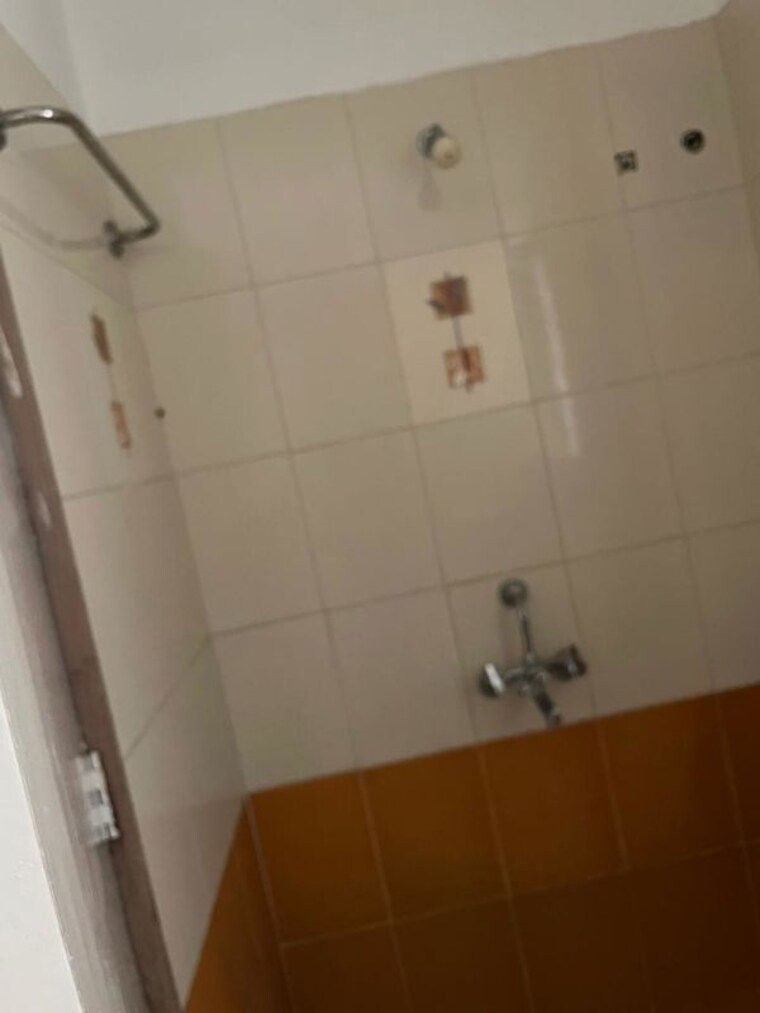 Bathroom, rahi-emerald 2 Bedroom 950 Sq.Ft. Apartment In Dhanori Pune 10454024