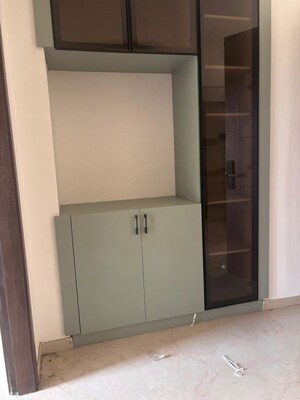 Room in 2 BHK Apartment at Smart World Orchard, Sector 61 – for Rent