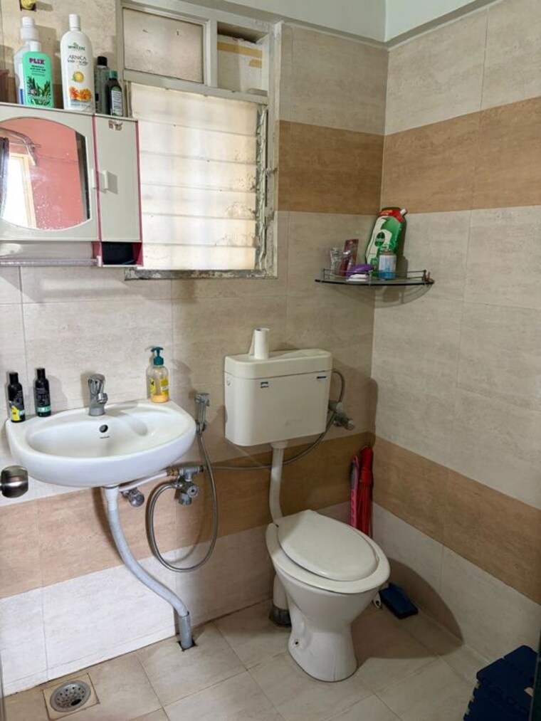 Bathroom, ratan-prestige 2 Bedroom 1000 Sq.Ft. Apartment In Kharadi Pune 10453932