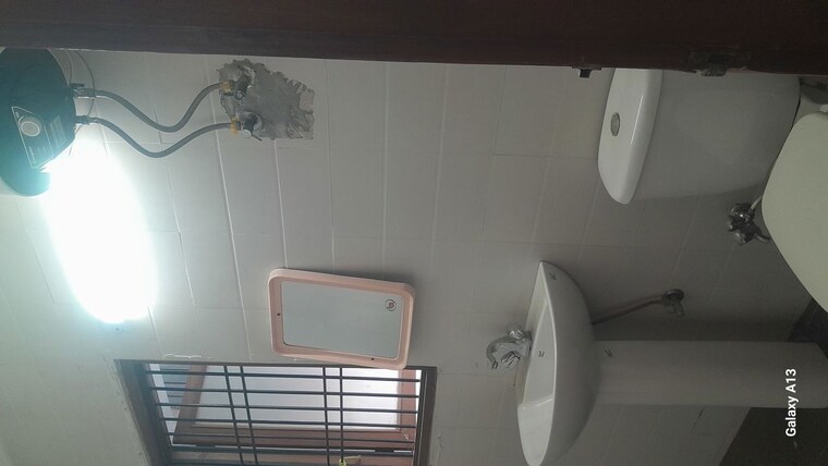Bathroom, eros-rosewood-city 3.5 Bedroom 2150 Sq.Ft. Builder Floor In Sector 49 Gurgaon 10454064