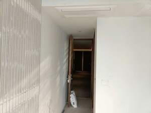Building Lobby in 4 BHK Apartment at Prestige Jasdan Classic, Mahalaxmi – for Rent