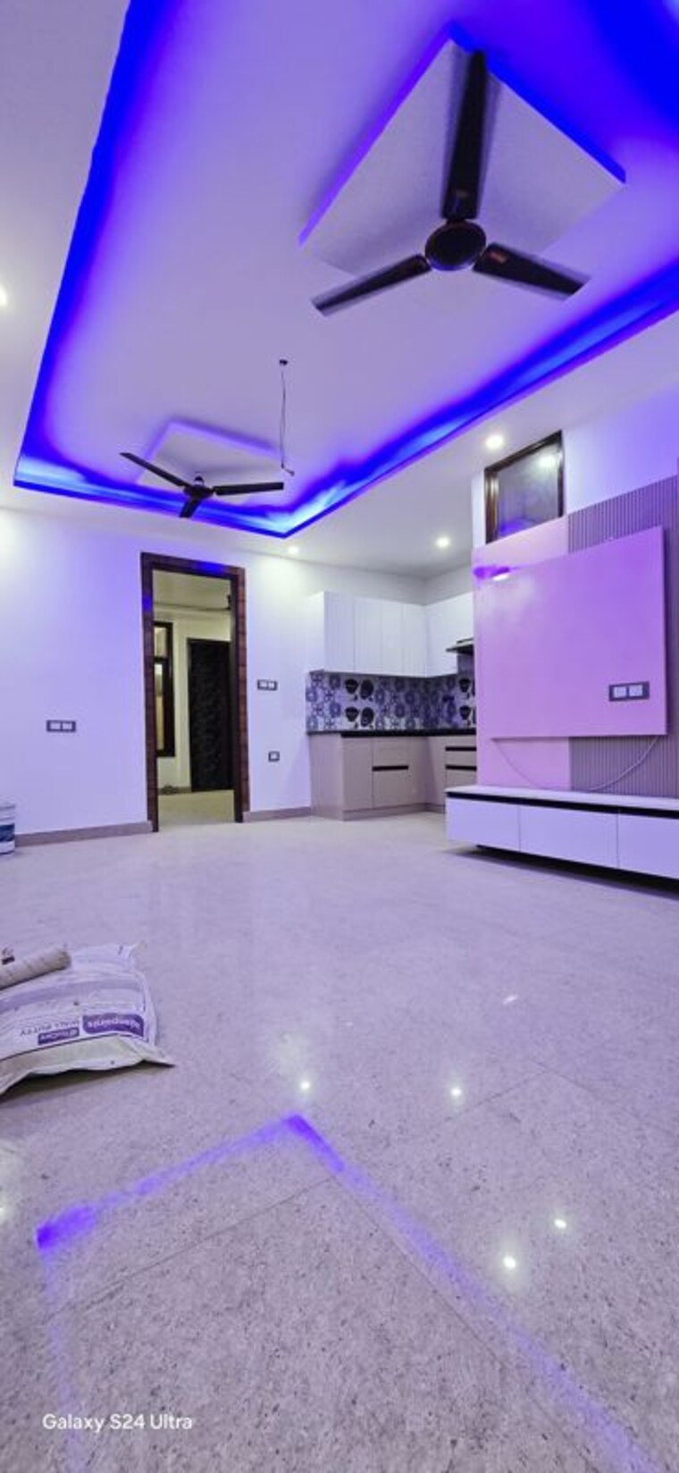 Living Room, sector 73 2 Bedroom 1100 Sq.Ft. Builder Floor In Sector 73 Noida 10454065