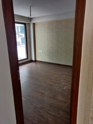 Room in 3 BHK Builder Floor at Kohli One Malibu Town, Sector 47 – for Rent