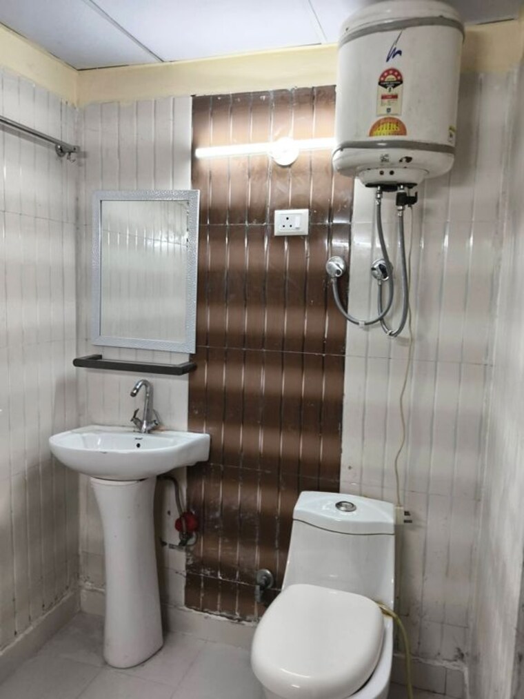 Bathroom, trident-embassy 4 Bedroom 2260 Sq.Ft. Apartment In Sector 1 Greater Noida Greater Noida 10454089